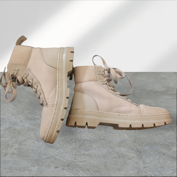 Dr martens comb style lace up boots size 9 light gray - Picture 6 of 15